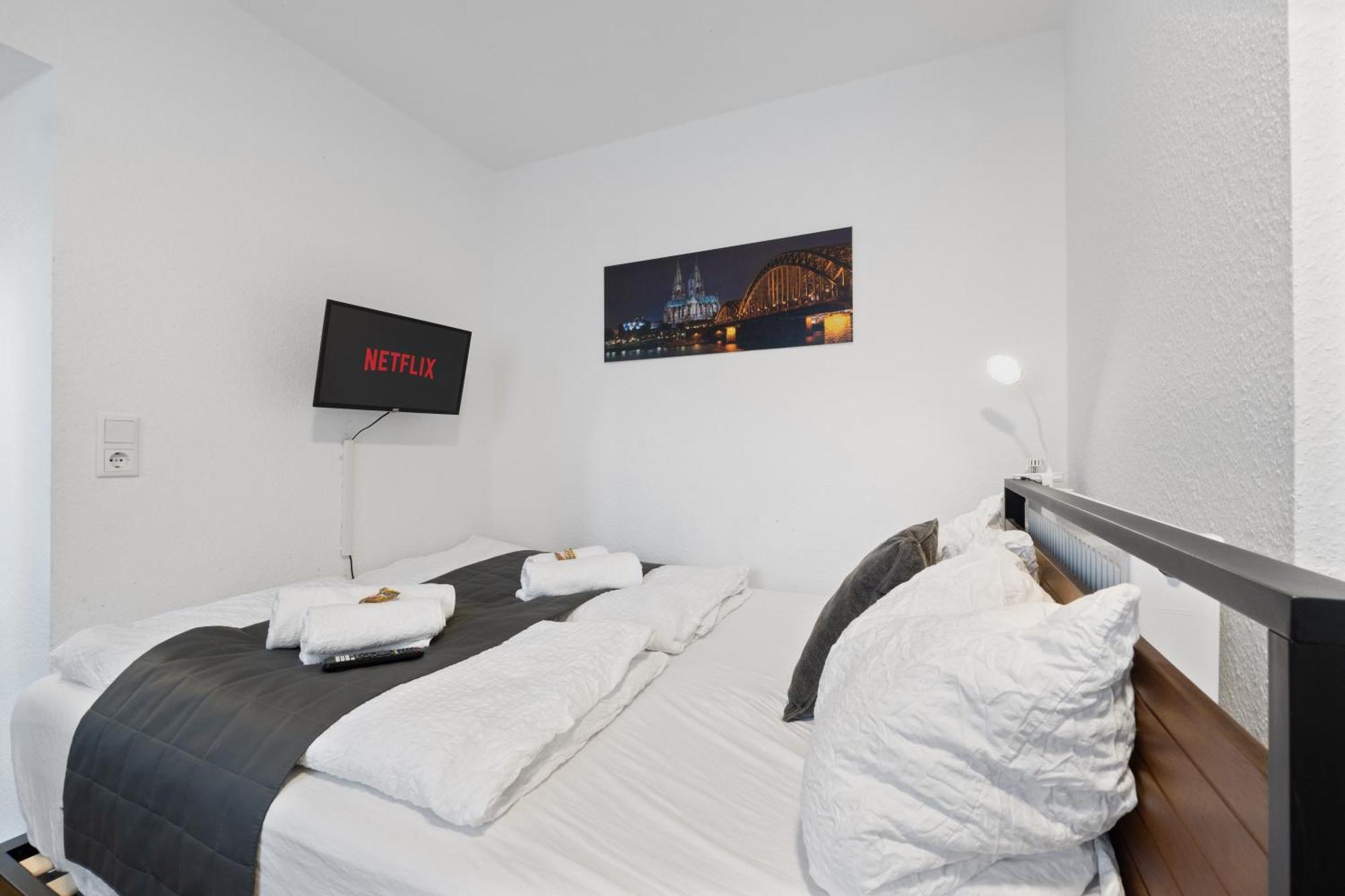 Modernes Apartement Am Rhein In Ruhiger Lage Cologne Exterior photo